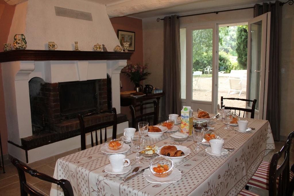 มา เดอ ลา ดูเซอร์ Bed & Breakfast Saint-Andiol ภายนอก รูปภาพ