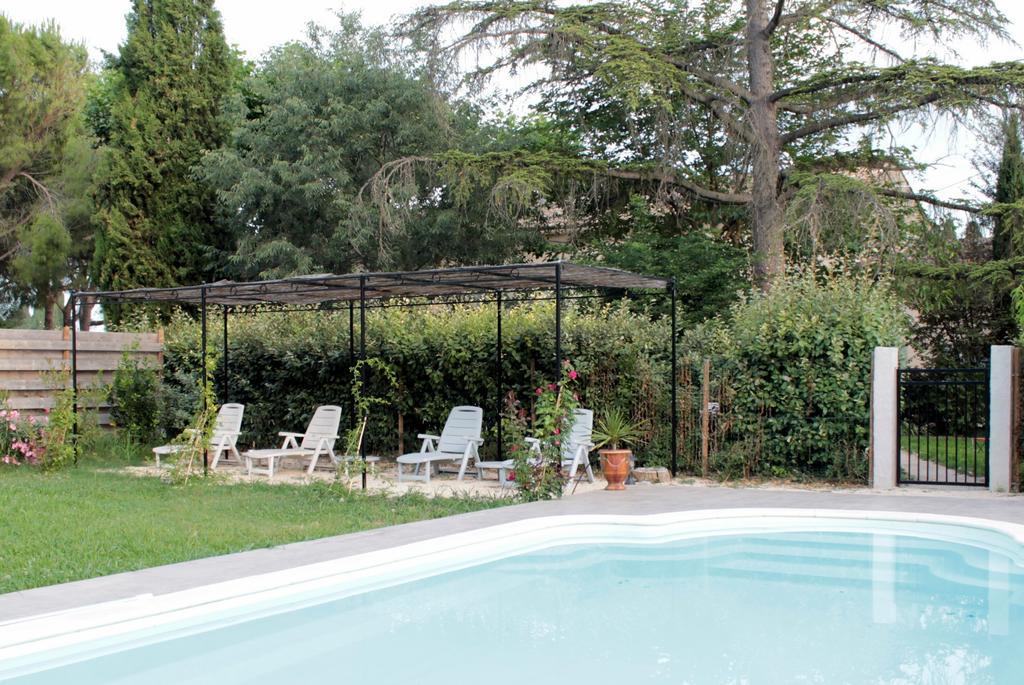 มา เดอ ลา ดูเซอร์ Bed & Breakfast Saint-Andiol ภายนอก รูปภาพ
