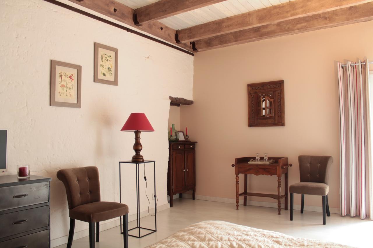 มา เดอ ลา ดูเซอร์ Bed & Breakfast Saint-Andiol ภายนอก รูปภาพ