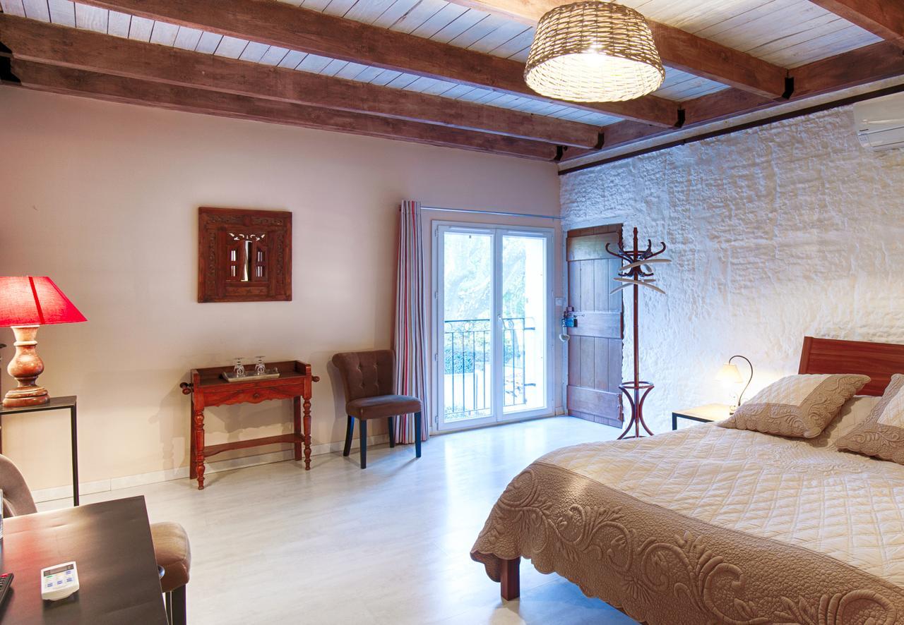 มา เดอ ลา ดูเซอร์ Bed & Breakfast Saint-Andiol ภายนอก รูปภาพ