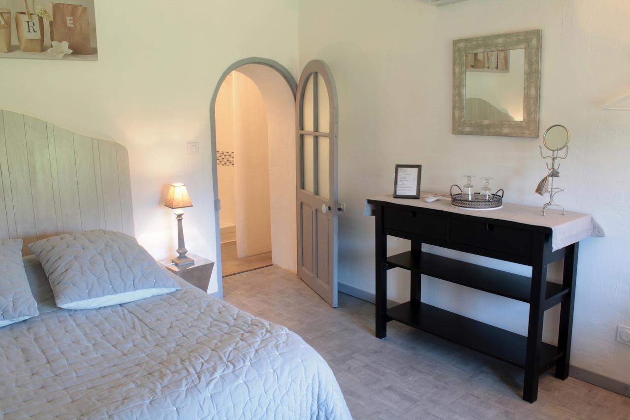 มา เดอ ลา ดูเซอร์ Bed & Breakfast Saint-Andiol ภายนอก รูปภาพ